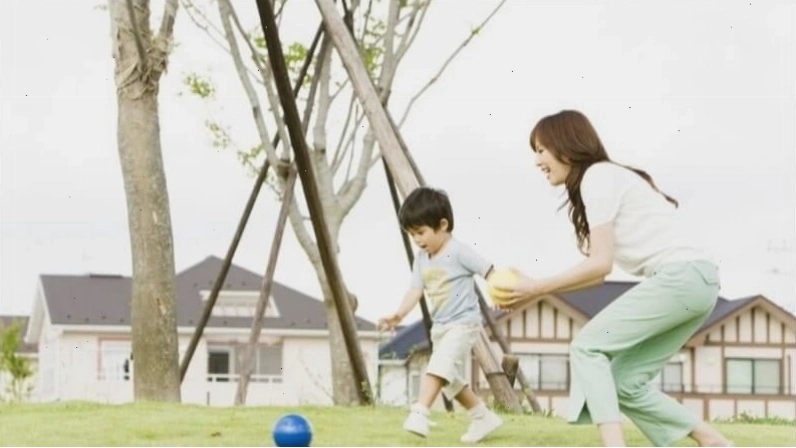 Hoạt động thể chất ngoài trời giúp trẻ phát triển toàn diện
