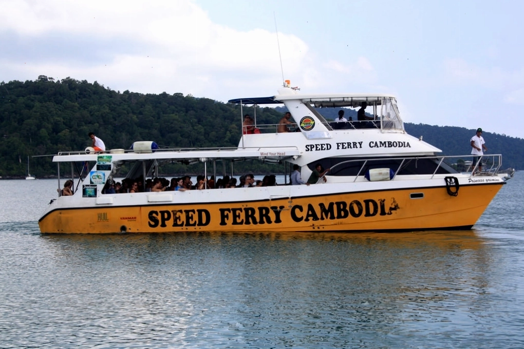 Hoạt động vui chơi trên bãi biển Koh Rong Samloem