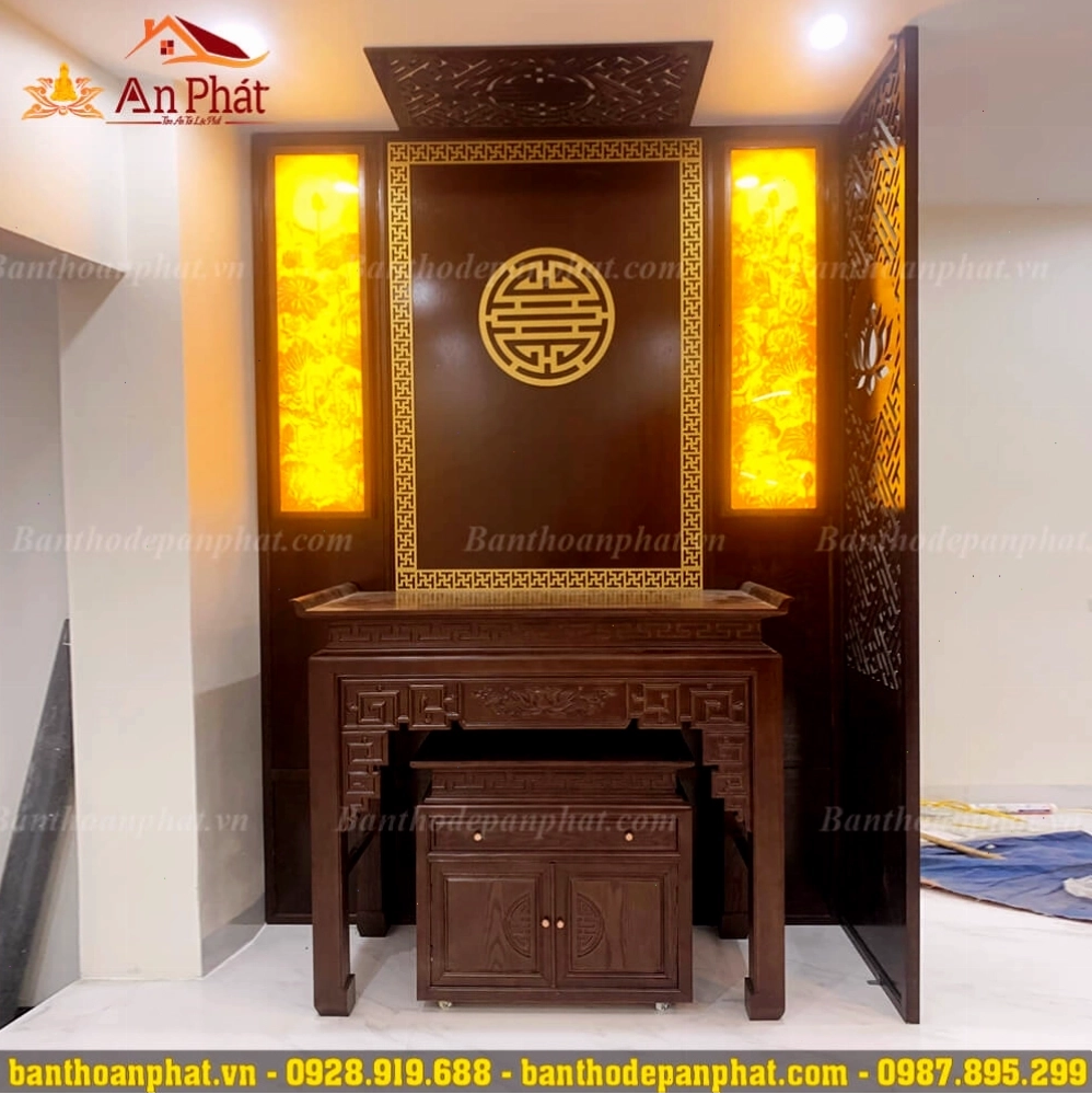 Không gian phòng thờ gia tiên thiết kế hiện đại, trang nghiêm KGT342