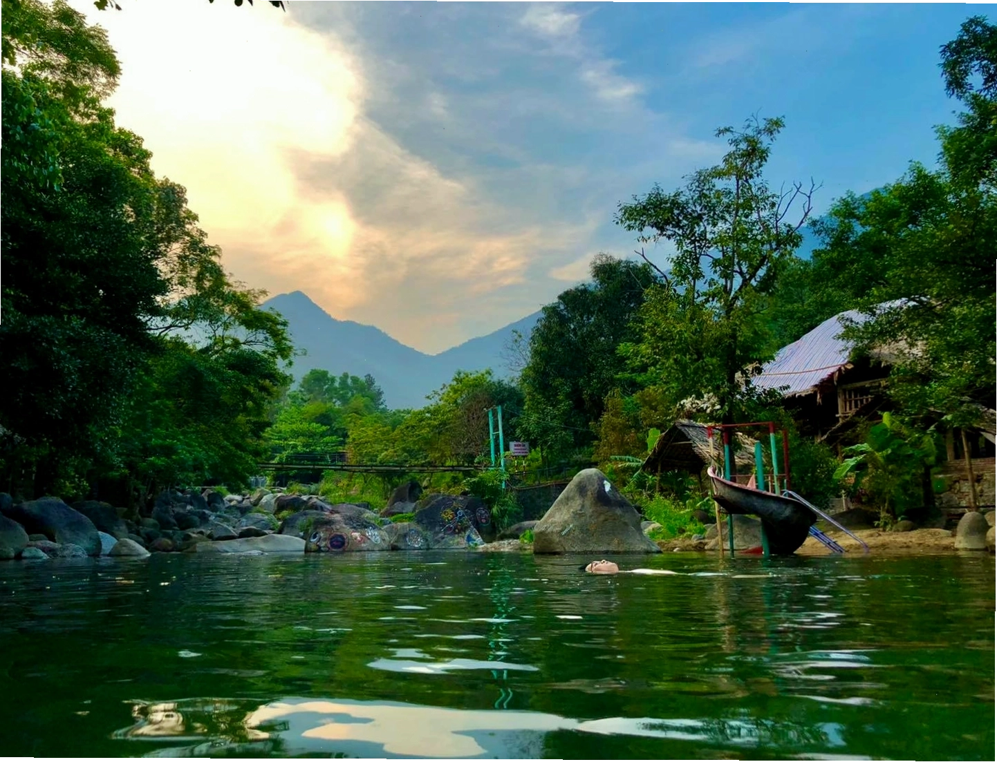 Không gian xanh mướt bao trùm khu du lịch Suối Lương
