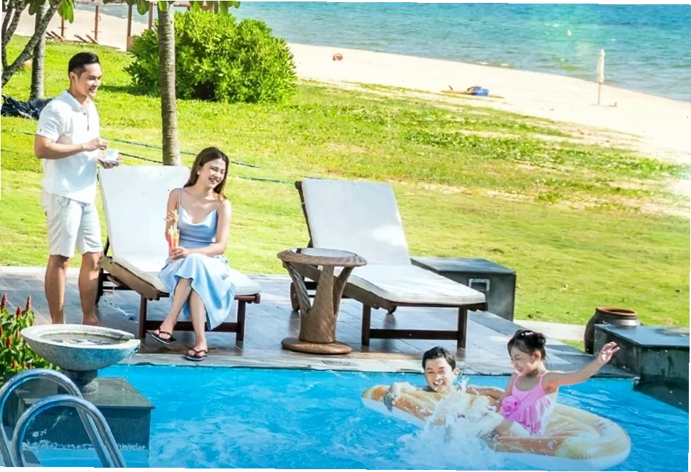 Khung cảnh Vịnh Hạ Long nhìn từ trên cao Đảo Ti Tốp