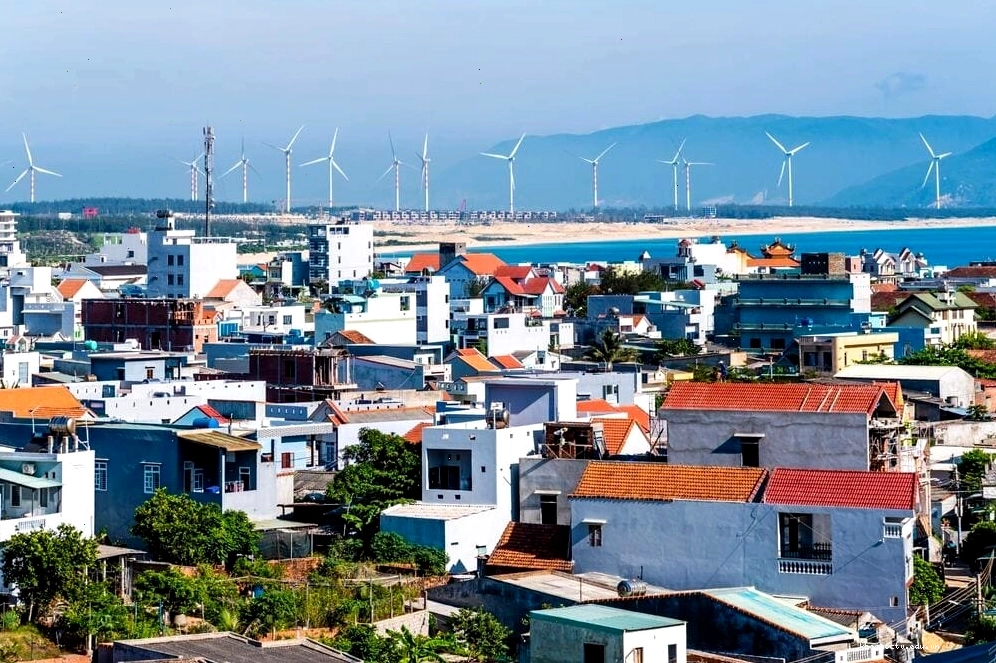Khung cảnh yên bình nhìn từ trên cao của làng chài Nhơn Lý