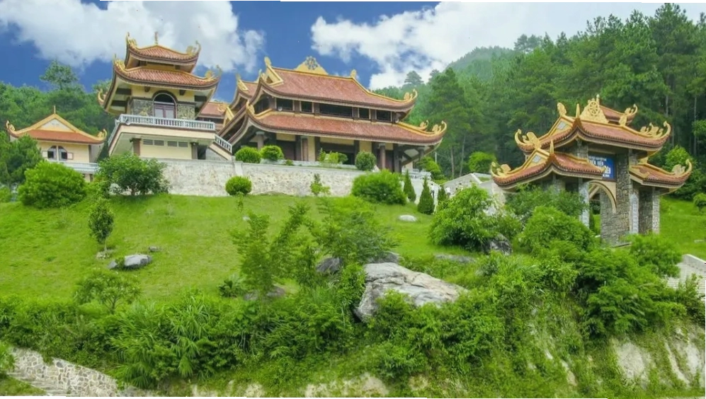Kiến trúc cổ kính của Chùa Tây Thiên
