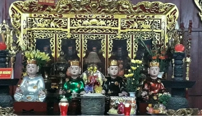 Kiến trúc cổ kính của Đền Cờn Nghệ An với các chi tiết chạm khắc tinh xảo