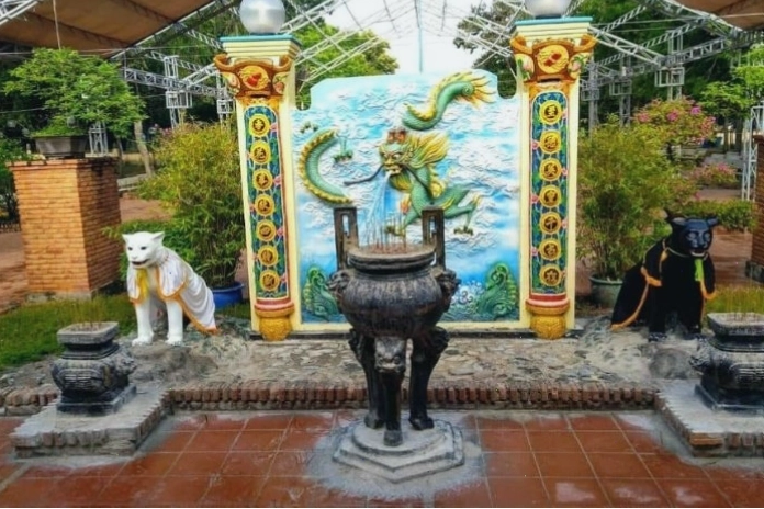 Kiến trúc cổ kính của Dinh Thầy Thím Bình Thuận