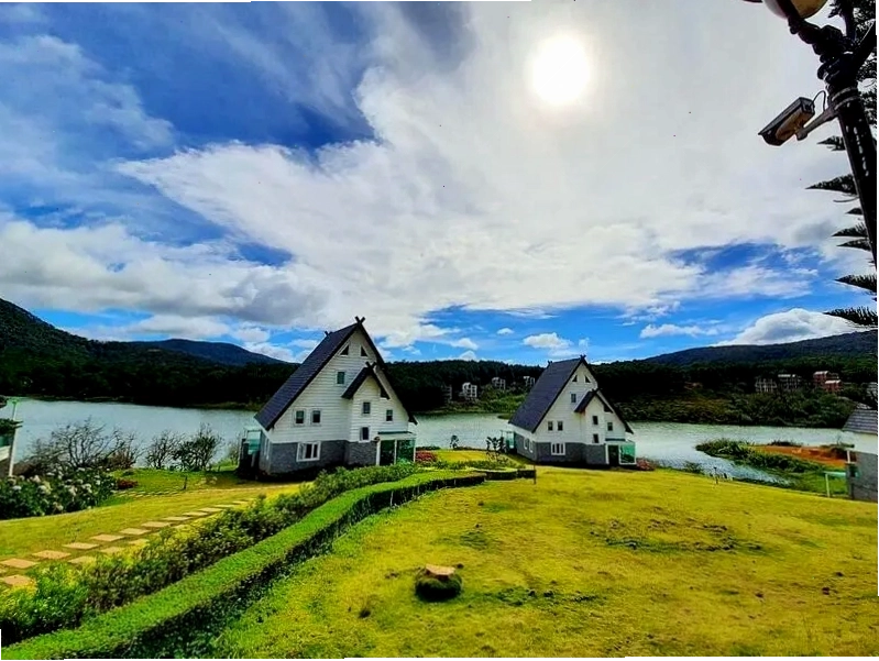 Kiến trúc độc đáo của Đà Lạt Wonder Resort bên hồ Tuyền Lâm