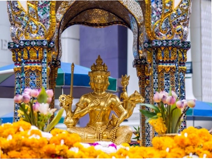 Kiến trúc độc đáo của Wat Rong Khun