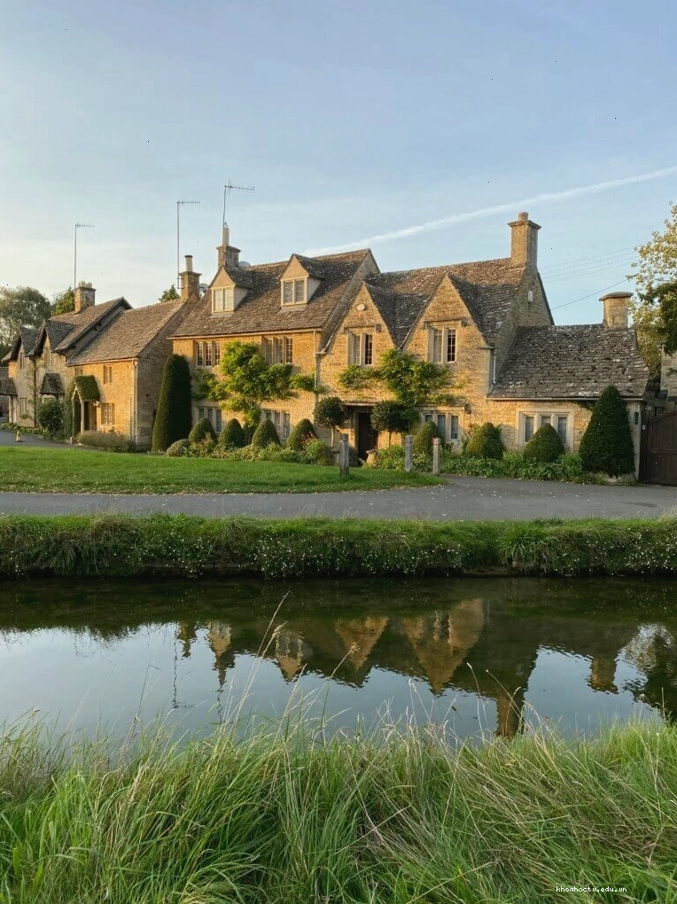 Làng Lower Slaughter ở Cotswolds