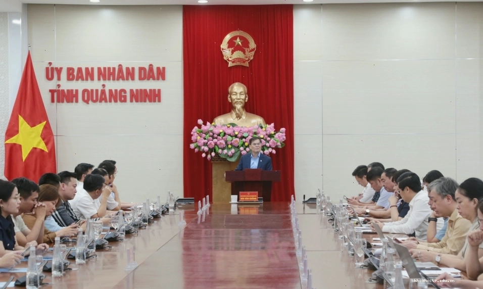 Lãnh đạo tỉnh gặp mặt báo chí