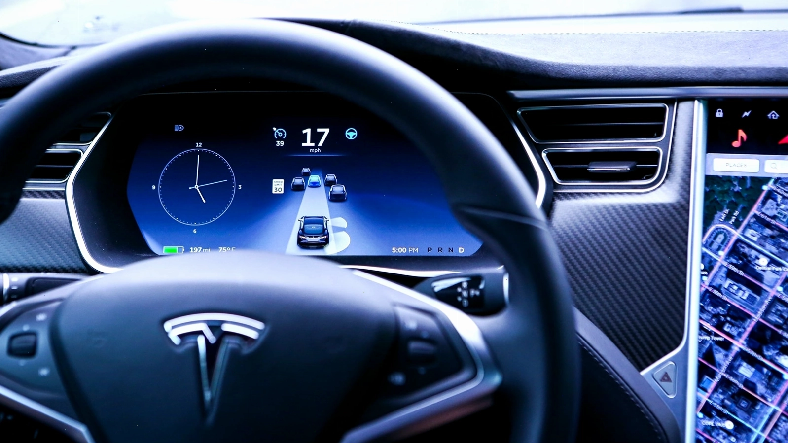Màn hình hiển thị thông tin Autopilot trên xe Tesla
