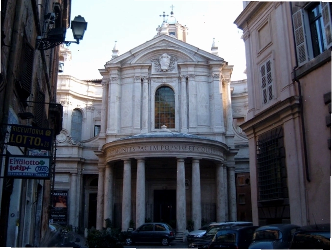 Mặt tiền nhà thờ Santa Maria della Pace kiến trúc Baroque
