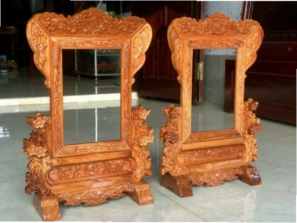 Mẫu khung ảnh thờ gỗ mít đục họa tiết hoa mai đẹp mắt