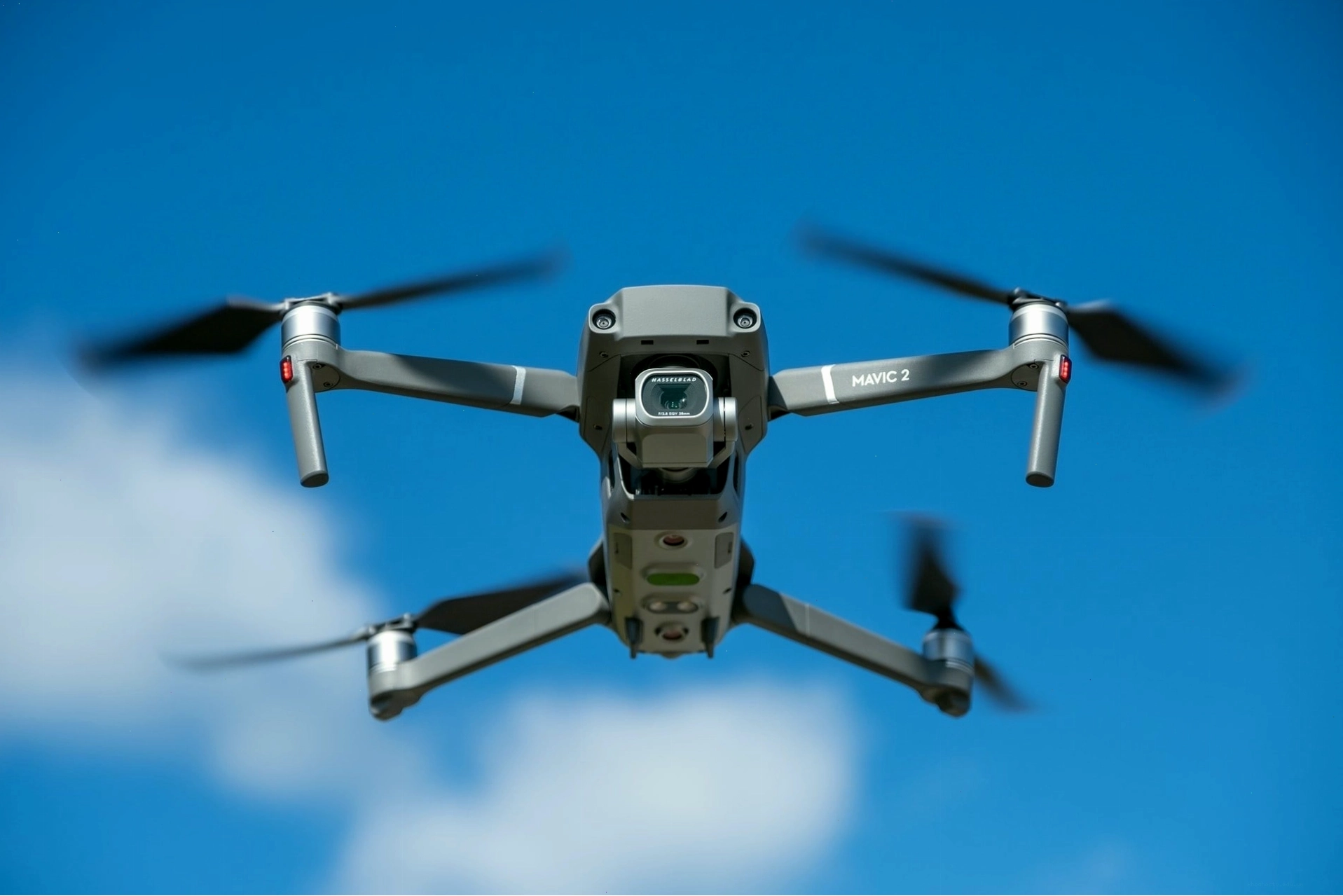Máy bay không người lái đa cánh quạt (Multi-Rotor Drone)
