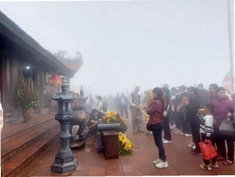 Một góc kiến trúc cổ tại khu vực Am Ngọa Vân