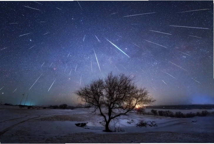 Mưa sao băng Geminids rực rỡ trên bầu trời đêm
