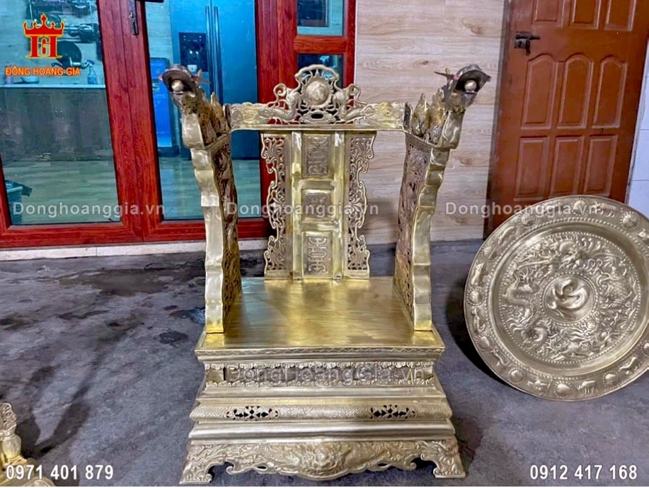Ngai Thờ Cúng Bằng Đồng Vàng Màu Hun Giả Cổ - SP1825