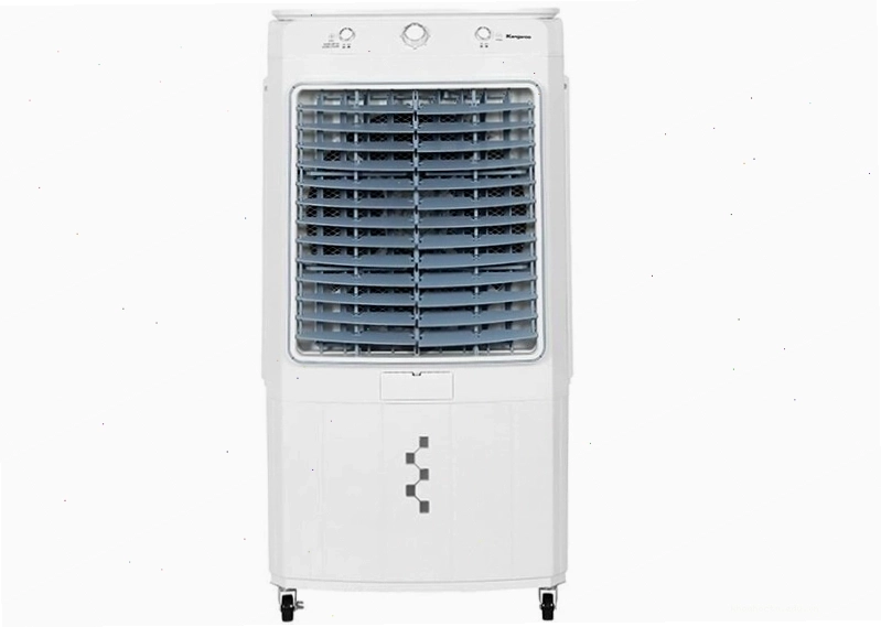 Người dân theo dõi hiện tượng trăng máu