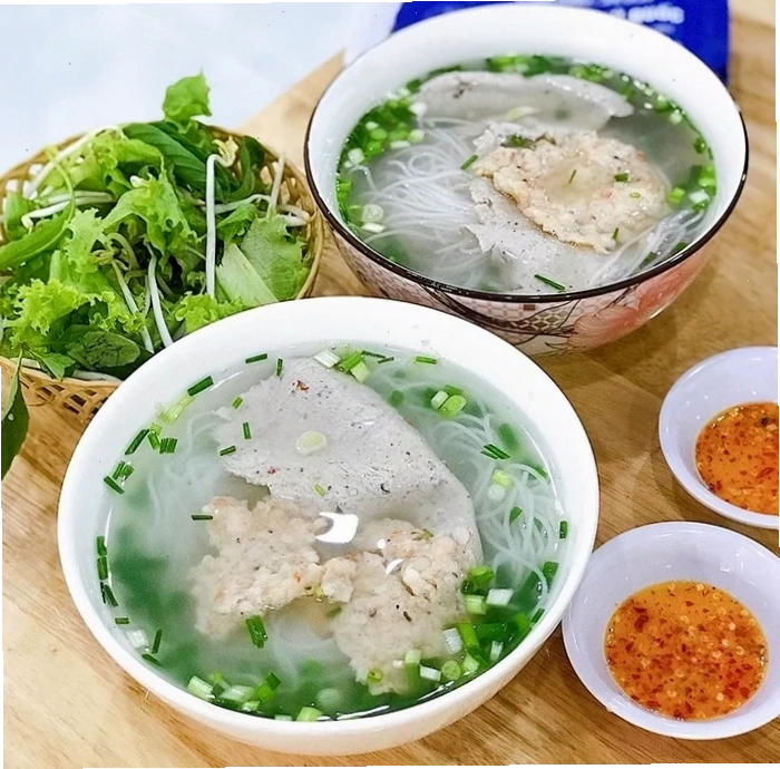 Nguyên liệu tươi ngon làm nên món bún quậy Phú Quốc