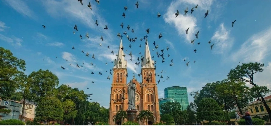 Nhà thờ Đức Bà Sài Gòn biểu tượng kiến trúc Pháp tại Thành phố Hồ Chí Minh