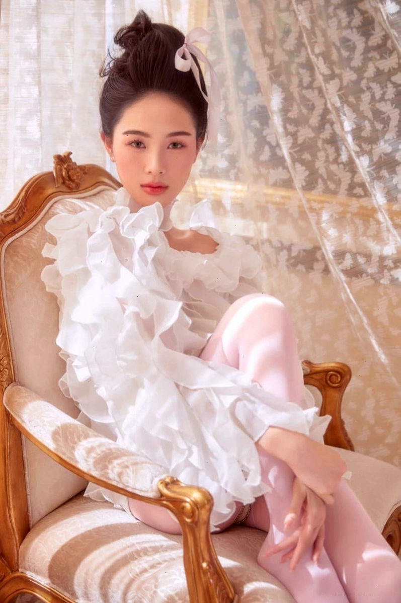 Phụ kiện thời trang theo phong cách Rococo như túi xách và giày dép