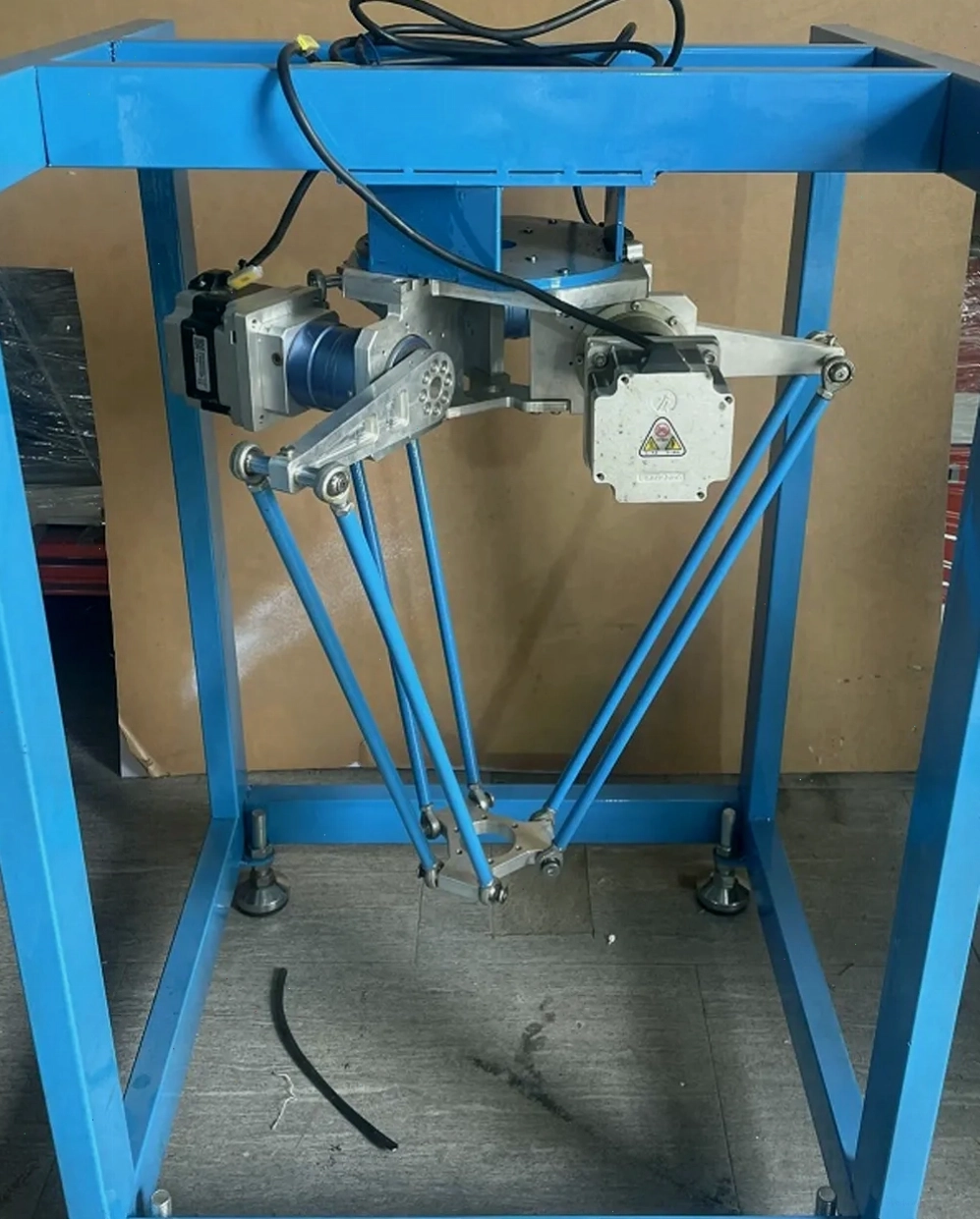 So sánh hộp số hành tinh và hộp số harmonic trong robot delta