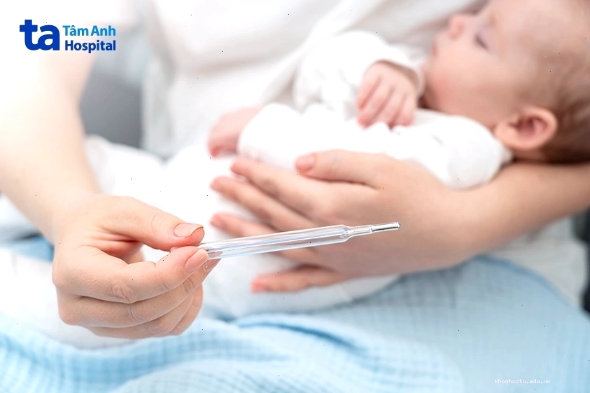 Thân nhiệt bình thường của trẻ sơ sinh đo ở nách hoặc miệng