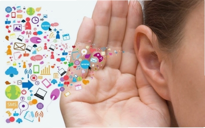 Tiếp nhận, lắng nghe là công việc hàng đầu của một nhân viên chăm sóc khách hàng
