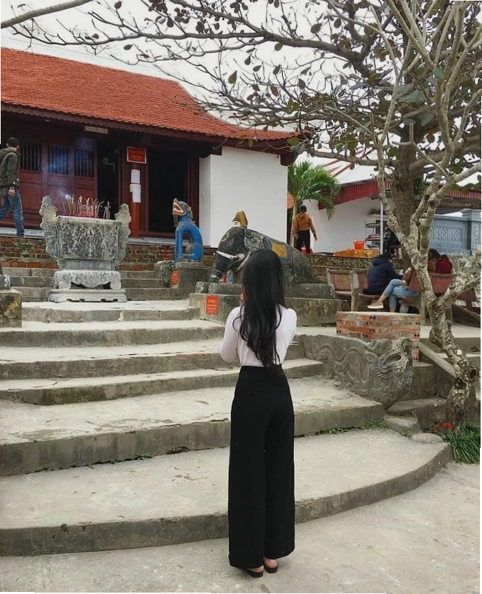 Toàn cảnh Đền Cờn nhìn từ trên cao