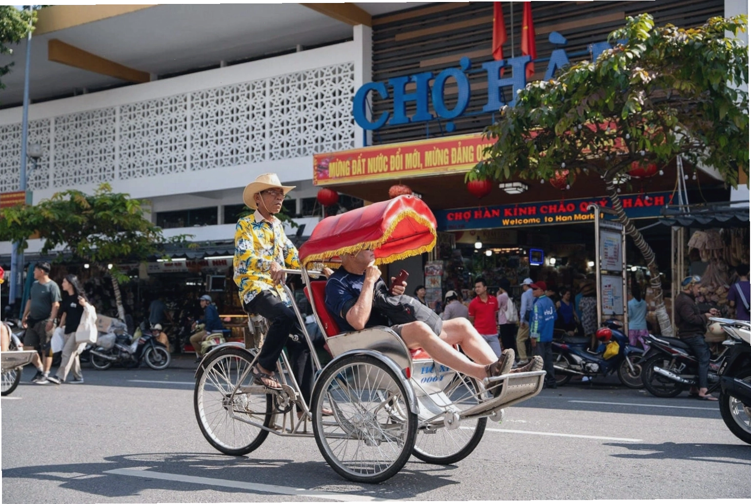 Trải nghiệm đi xích lô ngắm cảnh Đà Nẵng