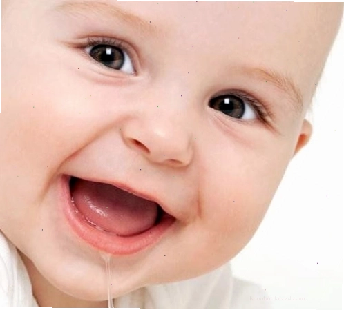 Trẻ 3 tháng tuổi chảy nhiều nước dãi khi mọc răng