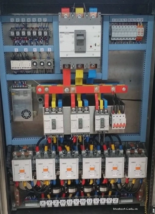 Tủ điện điều khiển mạch động cơ sao tam giác