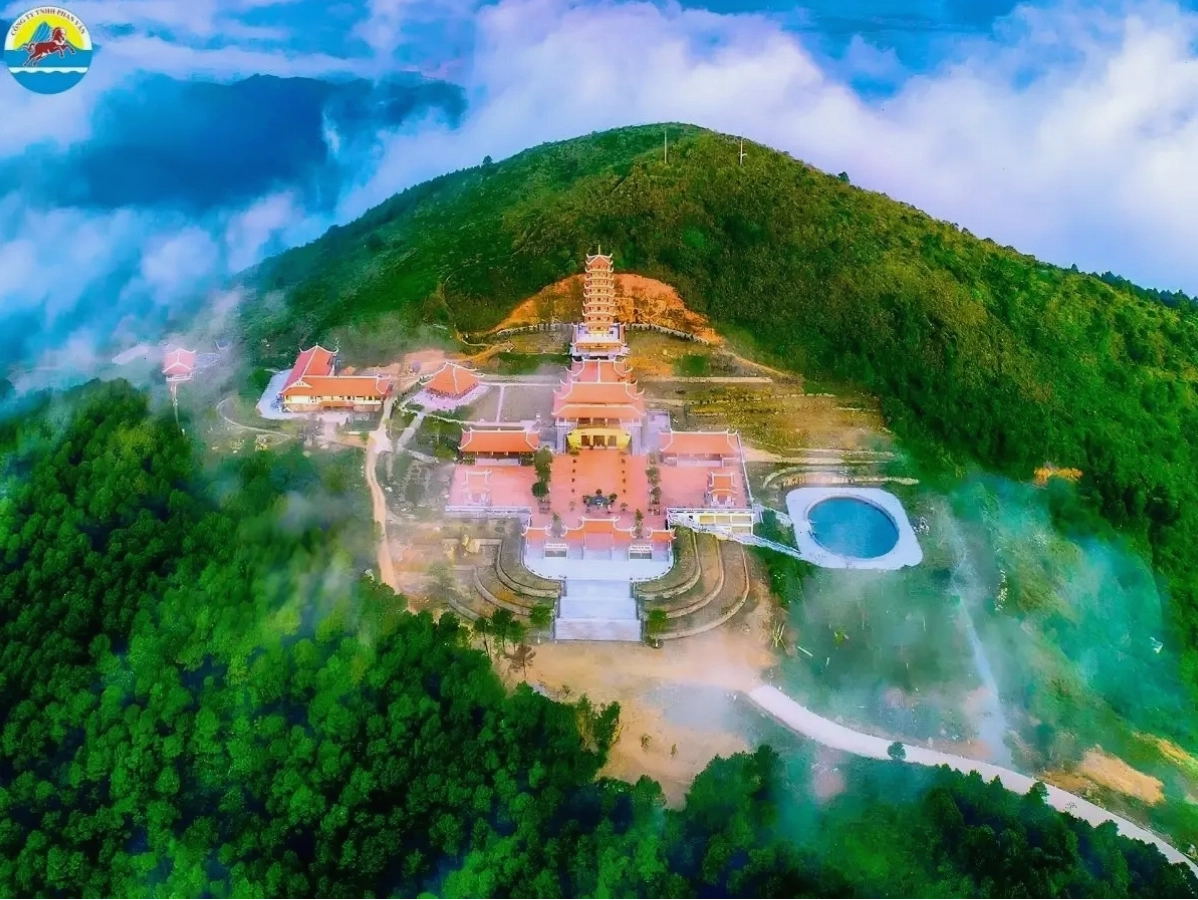 Tự túc hay theo tour đều có những ưu điểm riêng khi khám phá Nam Đàn