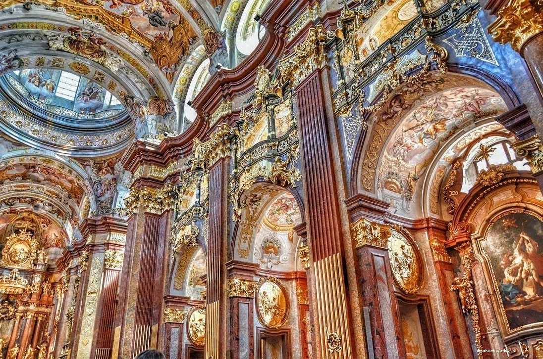 Vẻ đẹp xa hoa và lộng lẫy đặc trưng của kiến trúc Baroque