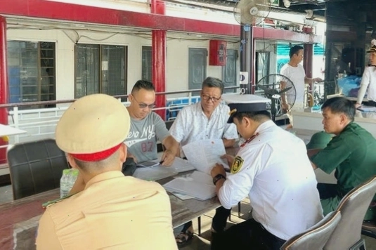 Kiểm tra an toàn giao thông đường thủy trong điều kiện thời tiết biến động