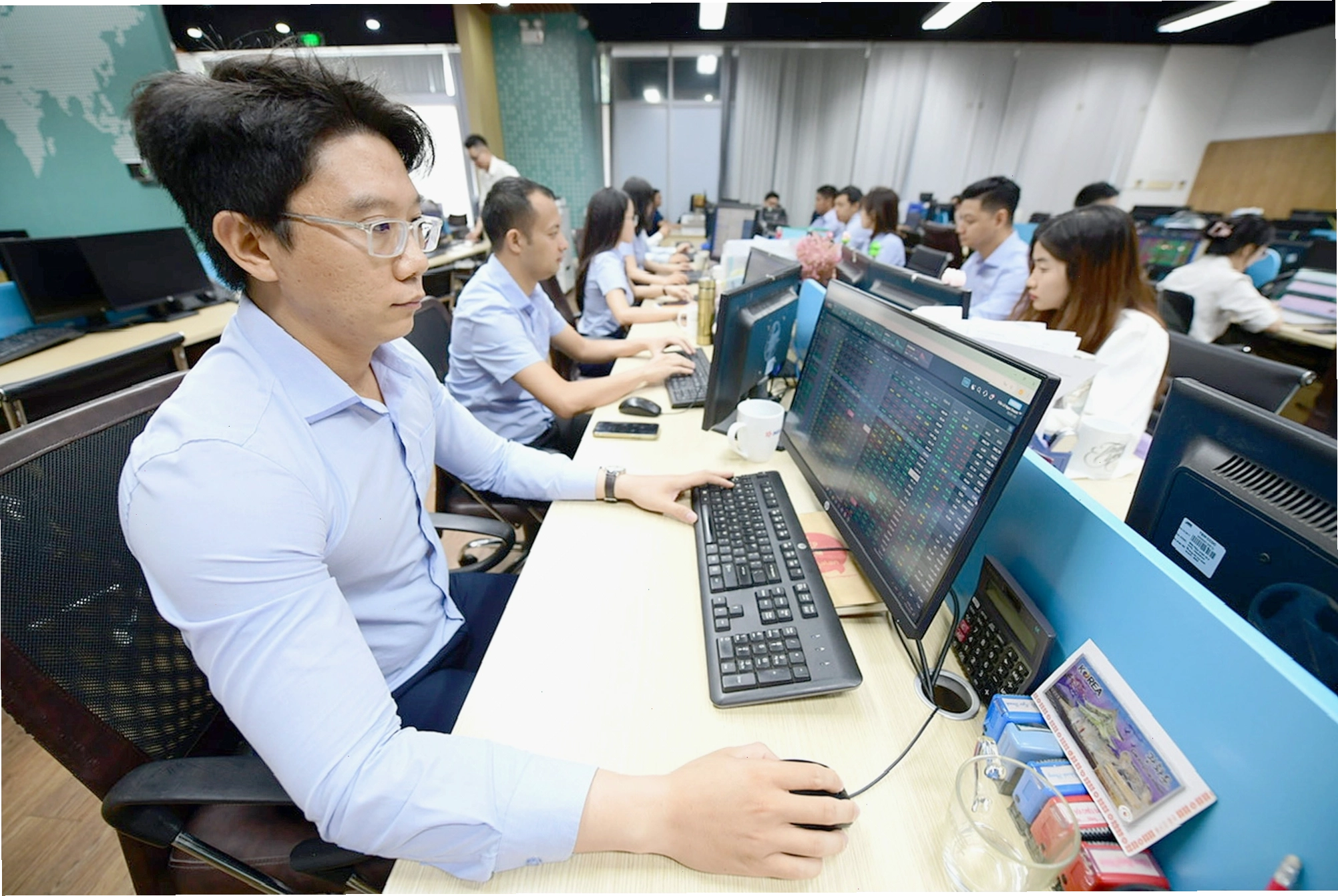 So sánh các phương pháp tính thuế thu nhập từ đầu tư chứng khoán hiện nay