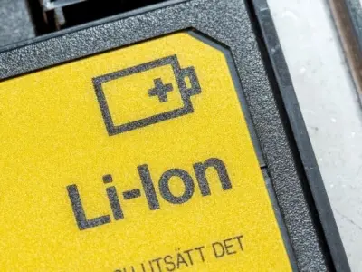 Bí ẩn gì khiến pin lithium-ion dễ cháy nổ lúc sạc dự phòng