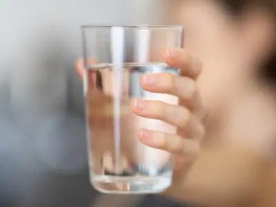 Làm thế nào để uống đủ nước mỗi ngày đúng cách?