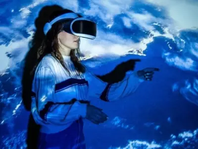 Tại sao kính VR vẫn còn cồng kềnh dù công nghệ phát triển?