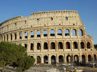 Khám phá vẻ đẹp cổ kính của đấu trường La Mã tại Rome