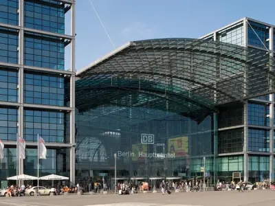 Nhà ga Berlin Hauptbahnhof trung tâm tàu hiện đại nhất