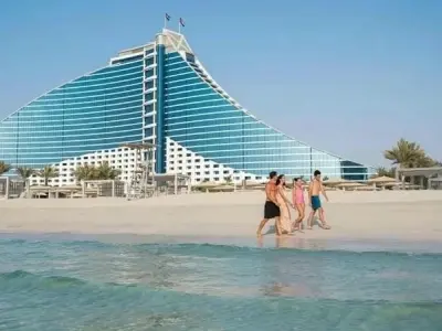 Khách sạn Jumeirah Beach sang trọng đẳng cấp bên bờ biển