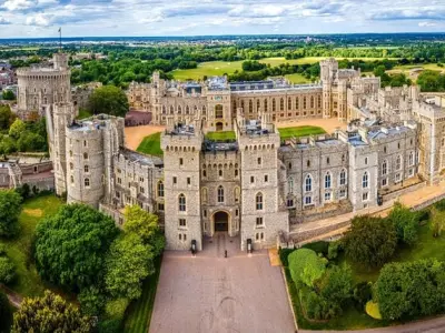 Vẻ đẹp cổ kính của vườn và phòng trong Lâu đài Windsor