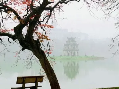 Mùa đông sương mù Hà Nội phủ kín từng con phố nhỏ