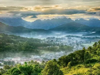 Mùa đông sương mù Điện Biên đẹp mờ ảo như chốn tiên cảnh