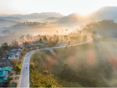Mùa đông sương mù Yên Bái giăng kín khắp núi rừng