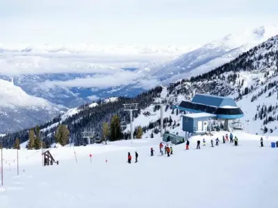 Trải nghiệm mùa đông tuyết rơi Whistler Canada lãng mạn