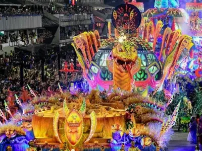 Mùa hè lễ hội Rio Carnival Brazil sôi động đầy sắc màu