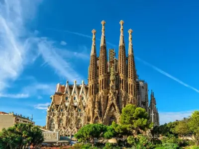 Khám phá kiến trúc tuyệt tác Nhà thờ Sagrada Familia