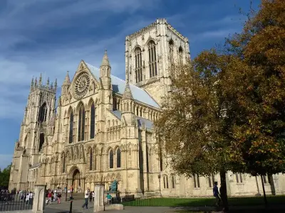 Khám phá vẻ đẹp tráng lệ và cổ kính của Nhà thờ York Minster