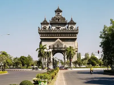 Khám phá vẻ đẹp cổ kính và yên bình của Vientiane